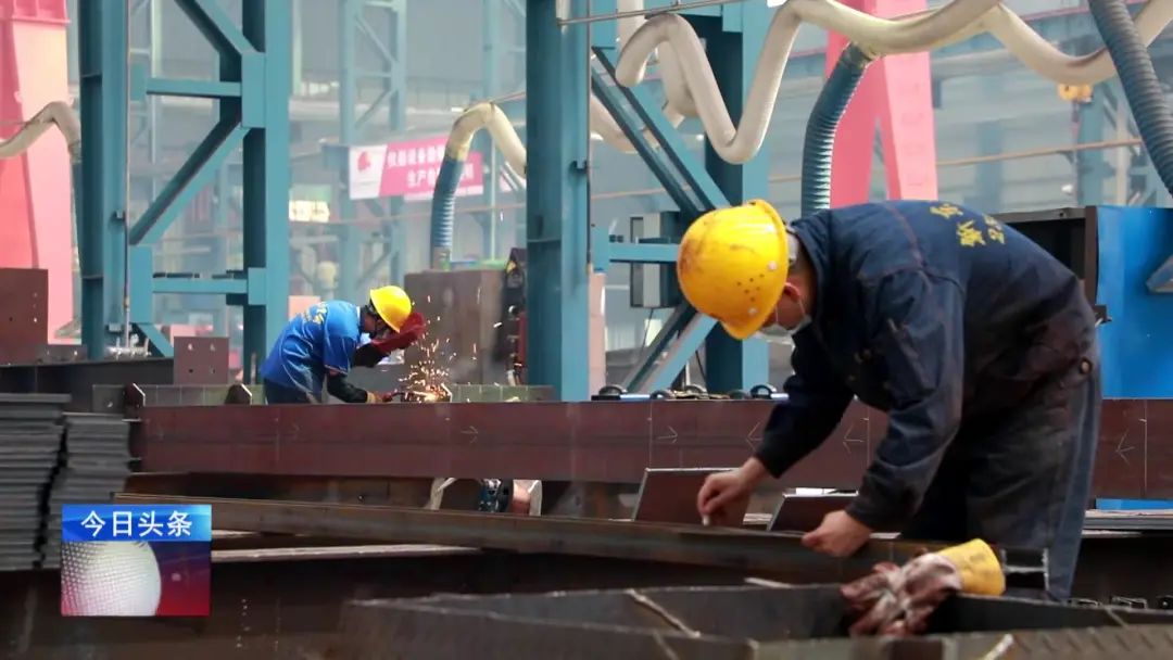 融媒走基層·進企業(yè)看發(fā)展丨新東方鋼構:向著先進制造邁出更大步伐 融媒走基層·進企業(yè)看發(fā)展丨新東方鋼構:向著先進制造邁出更大步伐